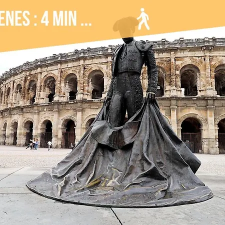 Nimes: L'auguste Centre-ville. * 尼姆