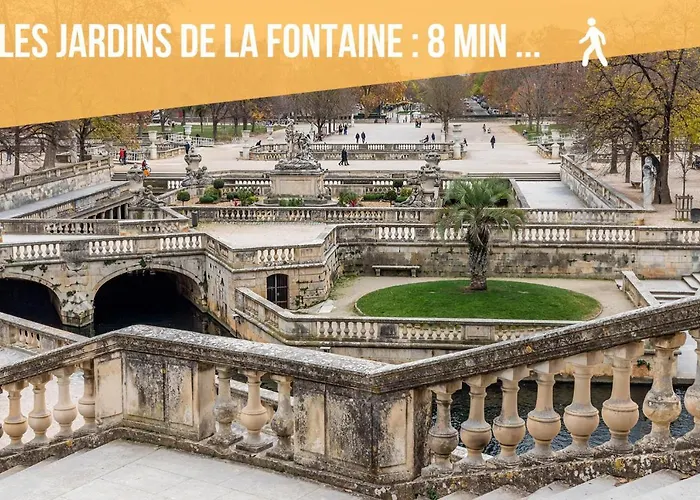 Nimes: L'auguste Centre-ville. * Nîmes